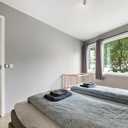 Modern And In Leilighet *